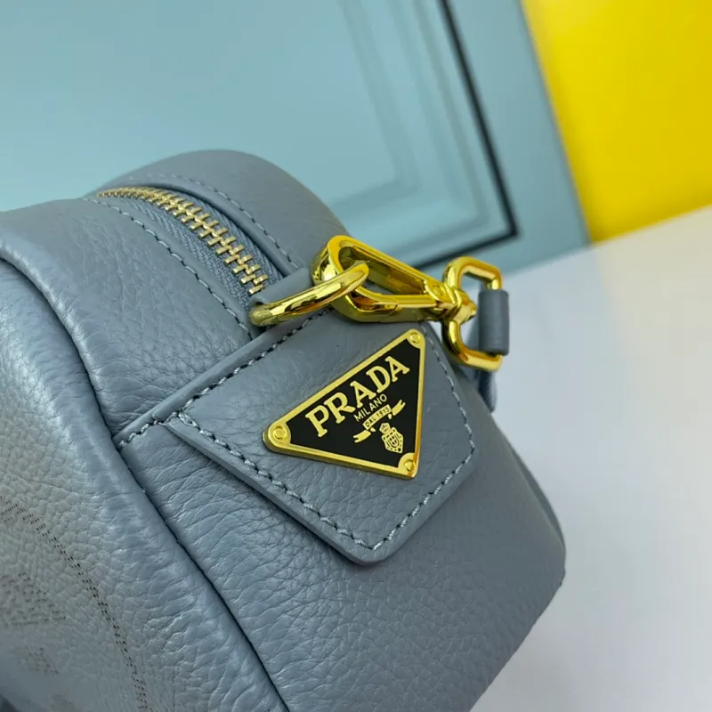 All categories Official website "Brand Women's Bags" Women's Bags 💙 PRADA replica PRADA, fine imitation PRADA bags, PRADA shoulder bags, 2023 official latest version PRADA cowhide camera bag, bag factory, original material, size: 21-14-8CM