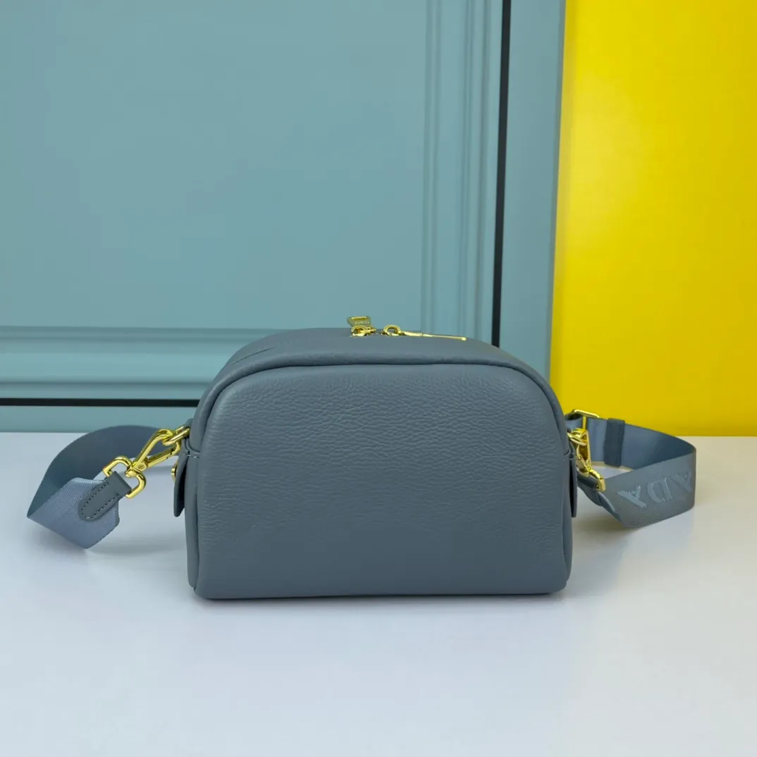 All categories Official website "Brand Women's Bags" Women's Bags 💙 PRADA replica PRADA, fine imitation PRADA bags, PRADA shoulder bags, 2023 official latest version PRADA cowhide camera bag, bag factory, original material, size: 21-14-8CM