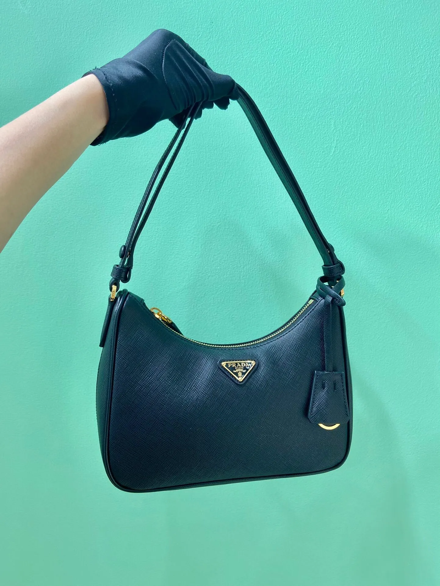 All Categories Official Website "Brand Women's Bags" Women's Bags 💙 PRADA 2022 Official New Prada Underarm Bag Wholesale 58003900 Original Order Quality Size: 23-17-6.5CM