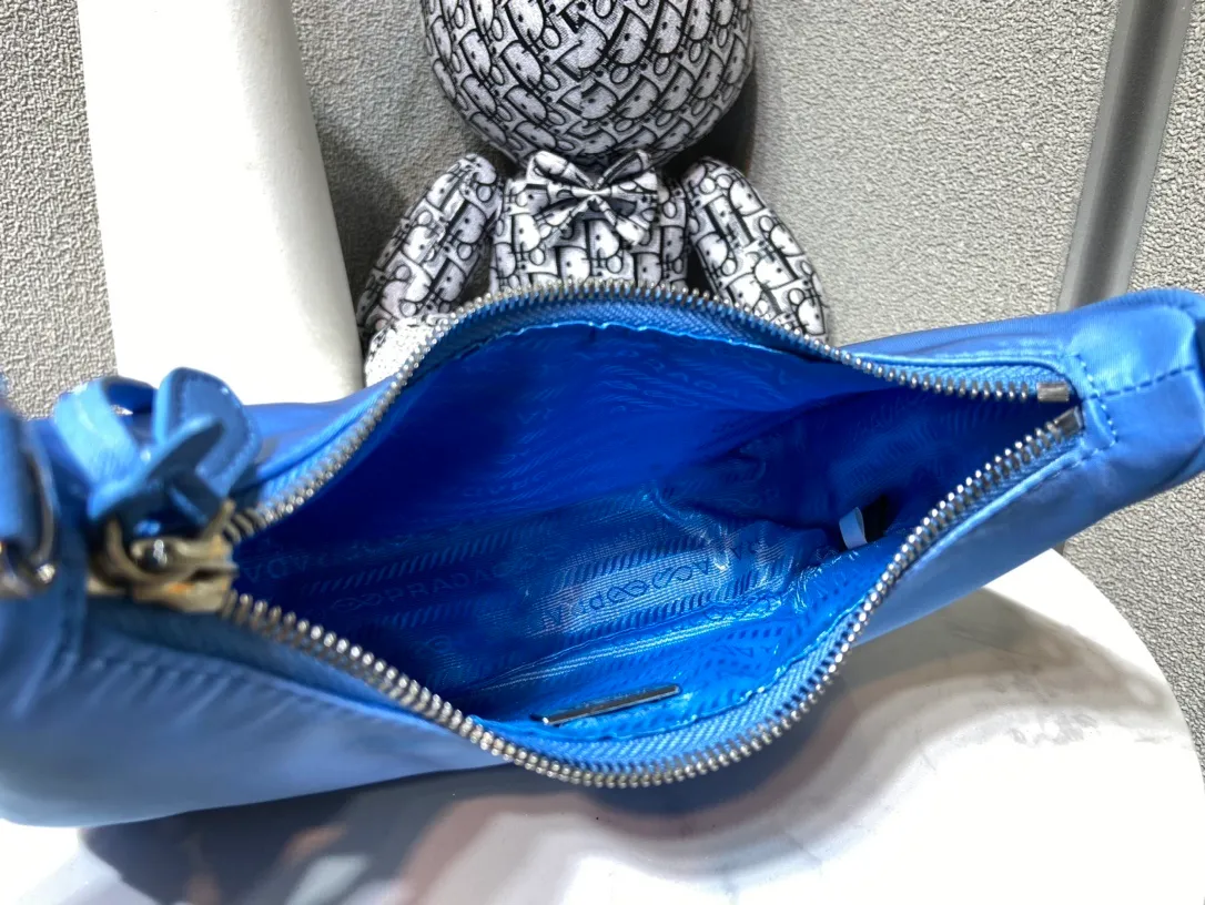 All Categories Official Website "Brand Women's Bags" Women's Bags 💙 PRADA 2023 New Prada Underarm Bag Wholesale