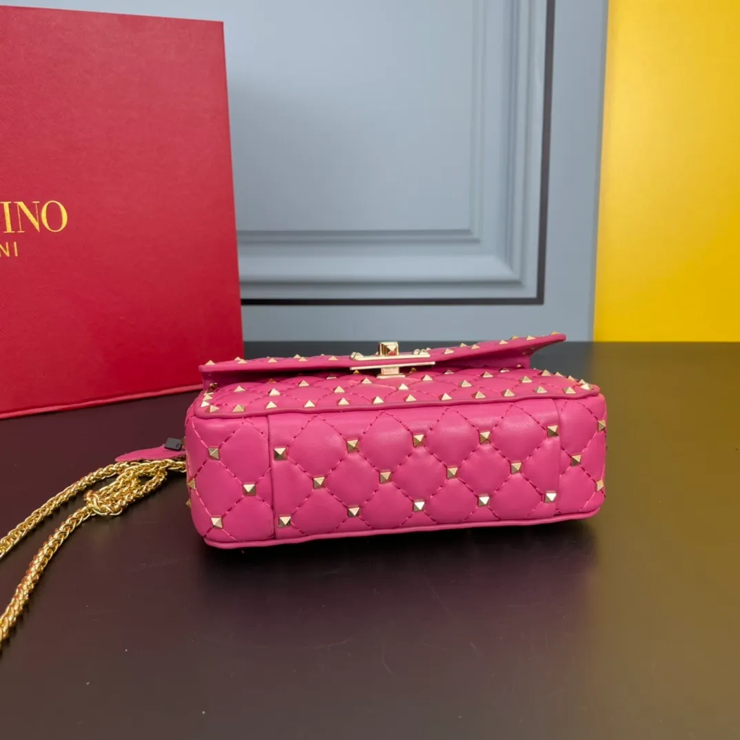 All categories Official website "Brand Women's Bags" Women's Bags 💙 Valentino 2022 Official New Valentino Soft Sheepskin Crossbody Bag Wholesale 58003100 High Quality Size: 30-8.5-20CM
