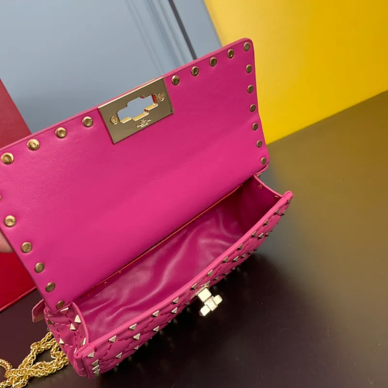 All categories Official website "Brand Women's Bags" Women's Bags 💙 Valentino 2022 Official New Valentino Soft Sheepskin Crossbody Bag Wholesale 58003100 High Quality Size: 30-8.5-20CM