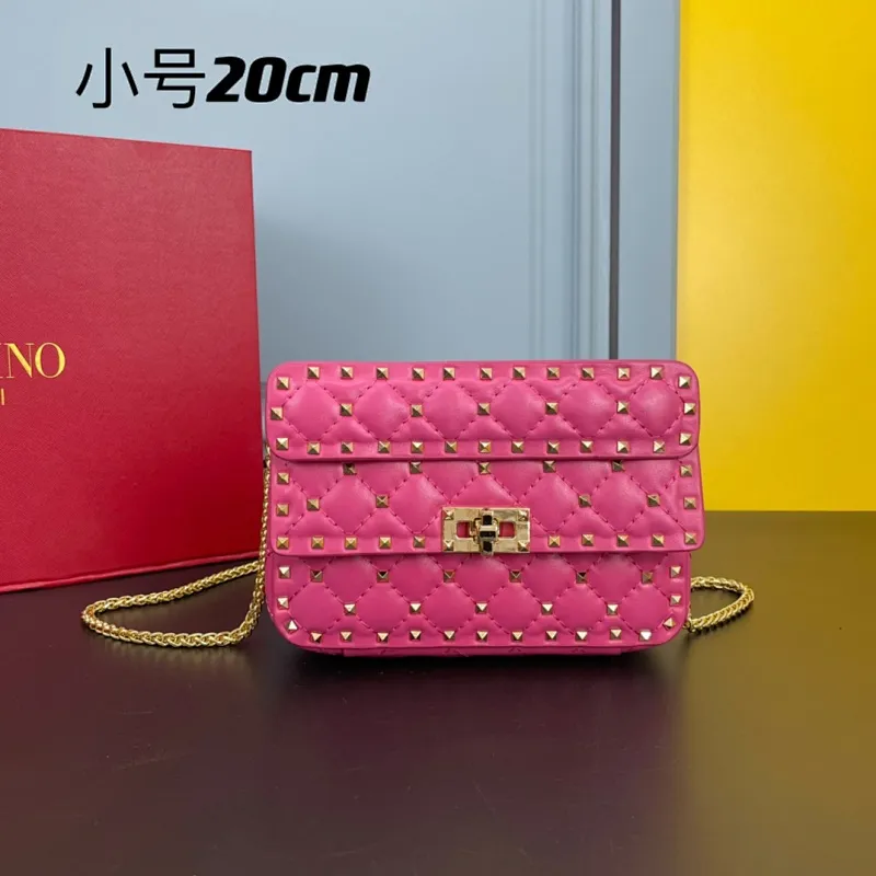 All categories Official website "Brand Women's Bags" Women's Bags 💙 Valentino 2022 Official New Valentino Soft Sheepskin Crossbody Bag Wholesale 58003100 High Quality Size: 30-8.5-20CM
