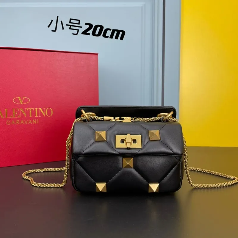 All categories Official website "Brand Women's Bags" Women's Bags 💙 Valentino 2022 Official New Valentino Nappa Sheep Leather Crossbody Bag Wholesale 58002300 High Quality Size: 20-12-7CM