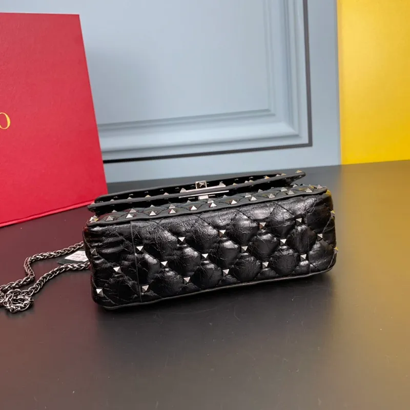All categories Official website "Brand Women's Bags" Women's Bags 💙 Valentino 2022 Official New Valentino Sheepskin Crossbody Bag Wholesale 58002300 High Quality Size: 20-12-5CM