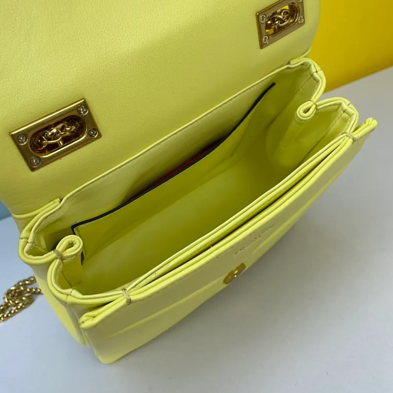 All categories Official website "Brand Women's Bags" Women's Bags 💙 Valentino 2022 Official New Valentino Cowhide Crossbody Bag Wholesale 58002300 High Quality Size: 20-15-10CM