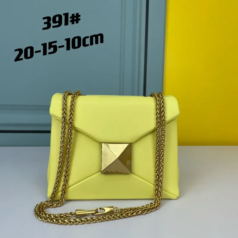 All categories Official website "Brand Women's Bags" Women's Bags 💙 Valentino 2022 Official New Valentino Cowhide Crossbody Bag Wholesale 58002300 High Quality Size: 20-15-10CM