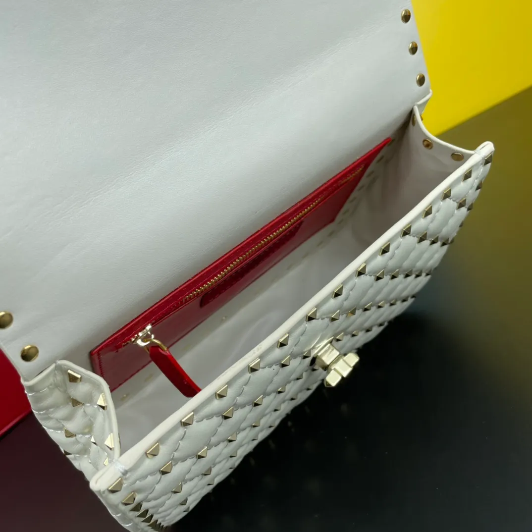 All categories Official website "Brand Women's Bags" Women's Bags 💙 Valentino 2022 Official New Valentino Sheepskin Crossbody Bag Wholesale 58002600 High Quality Size: 24-16-8CM