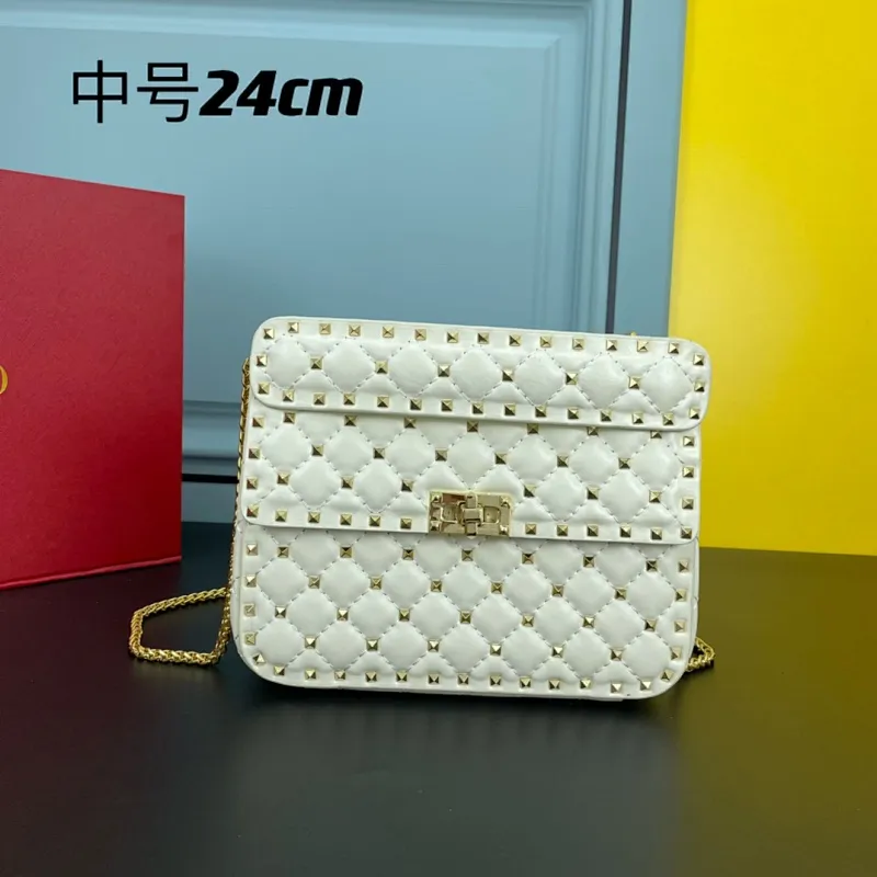 All categories Official website "Brand Women's Bags" Women's Bags 💙 Valentino 2022 Official New Valentino Sheepskin Crossbody Bag Wholesale 58002600 High Quality Size: 24-16-8CM