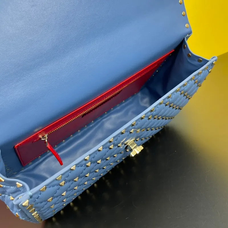 All categories Official website "Brand Women's Bags" Women's Bags 💙 Valentino 2022 Official New Valentino Soft Sheepskin Crossbody Bag Wholesale 58003100 High Quality Size: 30-8.5-20CM