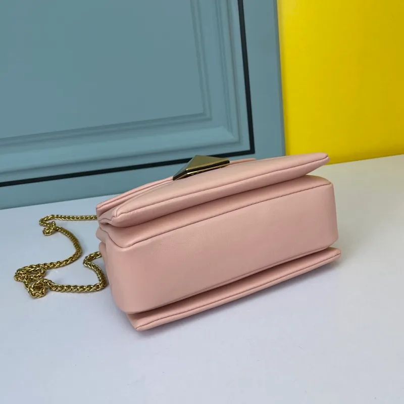All categories Official website "Brand Women's Bags" Women's Bags 💙 Valentino 2022 Official New Valentino Cowhide Crossbody Bag Wholesale 58002300 High Quality Size: 20-15-10CM