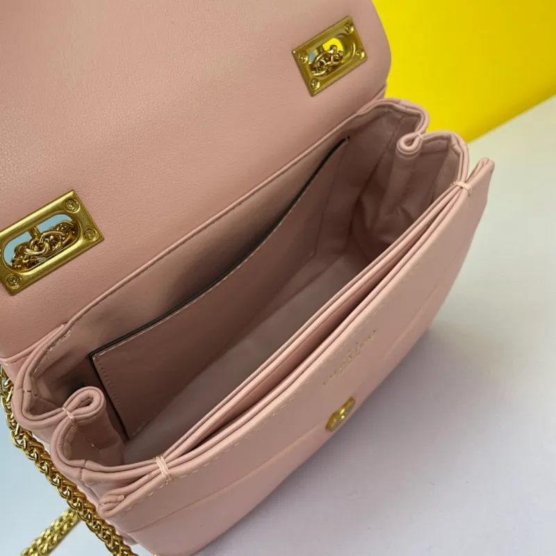 All categories Official website "Brand Women's Bags" Women's Bags 💙 Valentino 2022 Official New Valentino Cowhide Crossbody Bag Wholesale 58002300 High Quality Size: 20-15-10CM