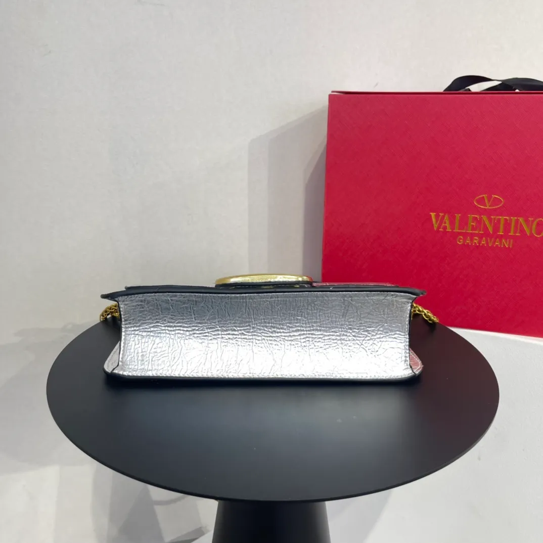 All categories Official website "Brand Women's Bags" Women's Bags 💙 Valentino 2022 Official New Valentino Crossbody Bag Wholesale 58001500 High Quality Size: 28-13-8CM