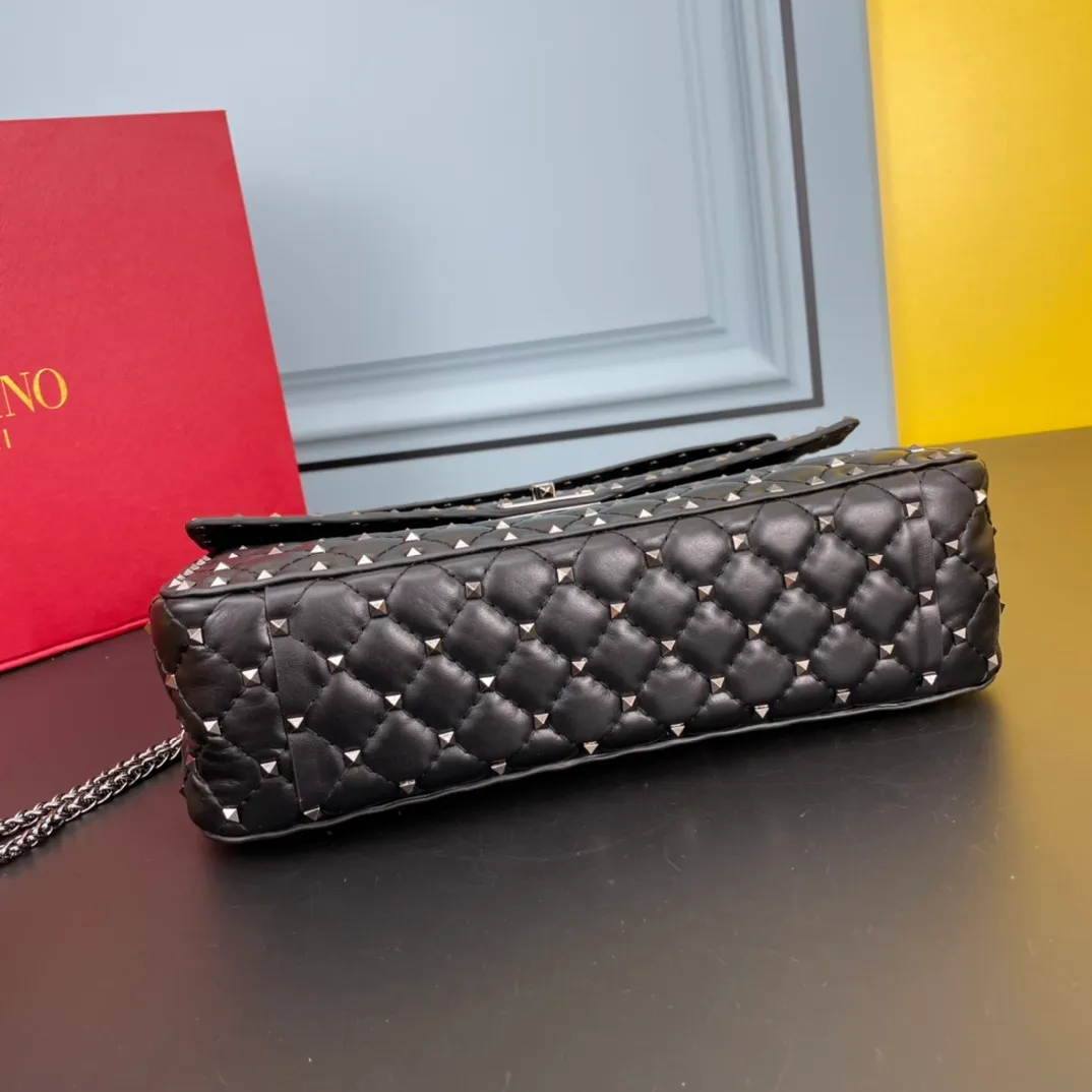All categories Official website "Brand Women's Bags" Women's Bags 💙 Valentino 2022 Official New Valentino Soft Sheepskin Crossbody Bag Wholesale 58003100 High Quality Size: 30-8.5-20CM