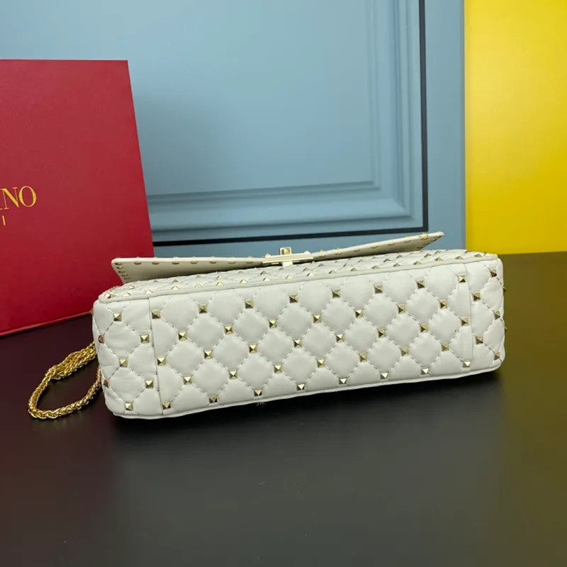 All categories Official website "Brand Women's Bags" Women's Bags 💙 Valentino 2022 Official New Valentino Soft Sheepskin Crossbody Bag Wholesale 58003100 High Quality Size: 30-8.5-20CM