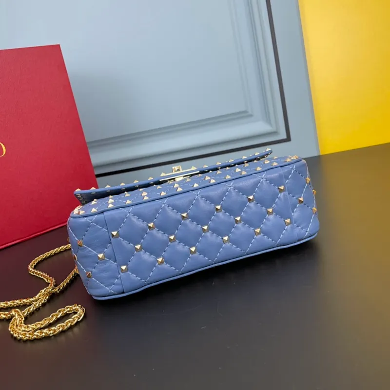All categories Official website "Brand Women's Bags" Women's Bags 💙 Valentino 2022 Official New Valentino Sheepskin Crossbody Bag Wholesale 58002600 High Quality Size: 24-16-8CM