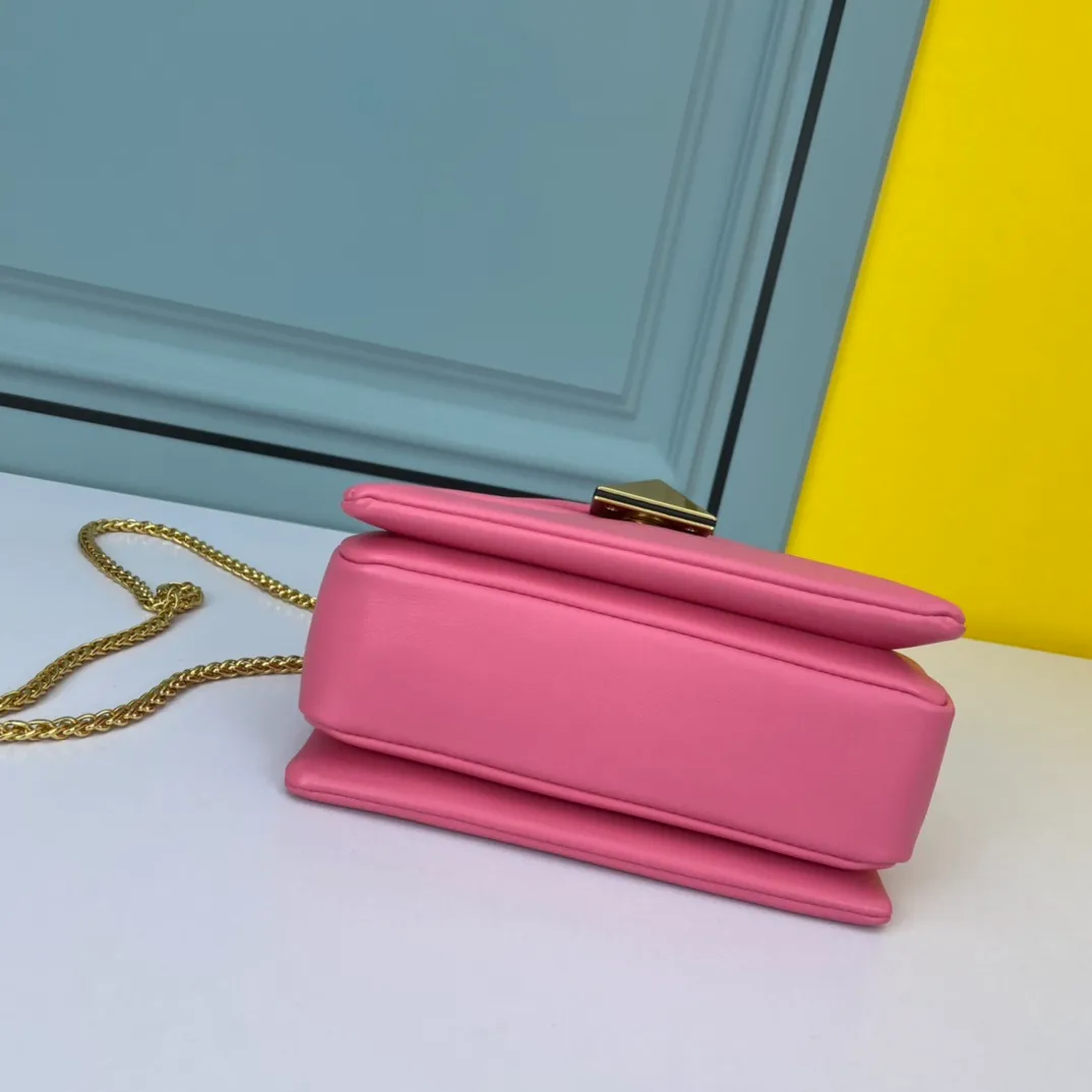 All categories Official website "Brand Women's Bags" Women's Bags 💙 Valentino 2022 Official New Valentino Cowhide Crossbody Bag Wholesale 58002300 High Quality Size: 20-15-10CM