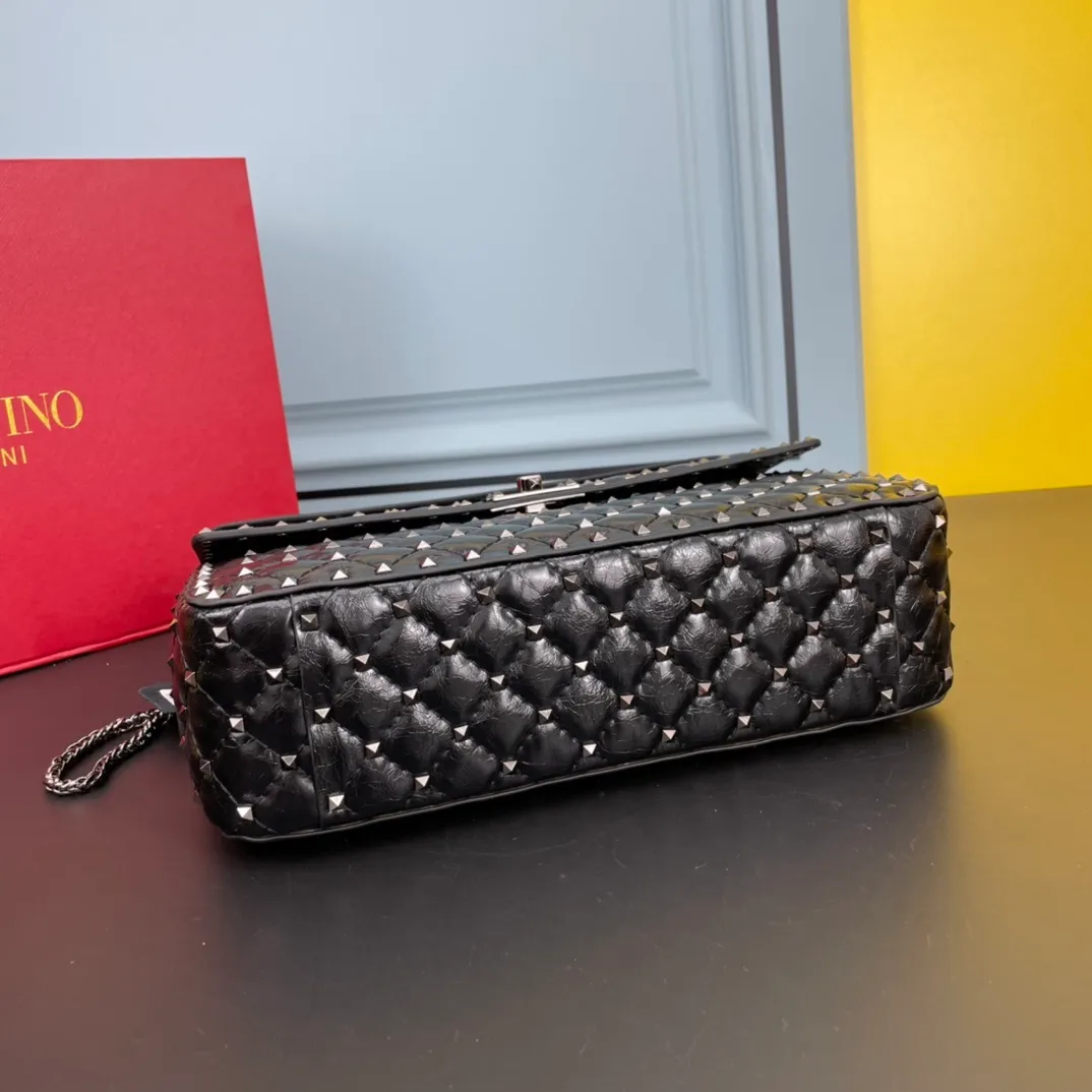 All categories Official website "Brand Women's Bags" Women's Bags 💙 Valentino 2022 Official New Valentino Soft Sheepskin Crossbody Bag Wholesale 58003100 High Quality Size: 30-8.5-20CM