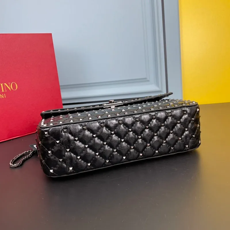 All categories Official website "Brand Women's Bags" Women's Bags 💙 Valentino 2022 Official New Valentino Soft Sheepskin Crossbody Bag Wholesale 58003100 High Quality Size: 30-8.5-20CM