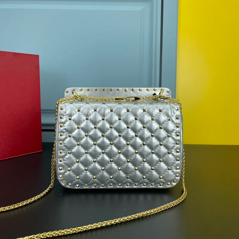 All categories Official website "Brand Women's Bags" Women's Bags 💙 Valentino 2022 Official New Valentino Sheepskin Crossbody Bag Wholesale 58002600 High Quality Size: 24-16-8CM