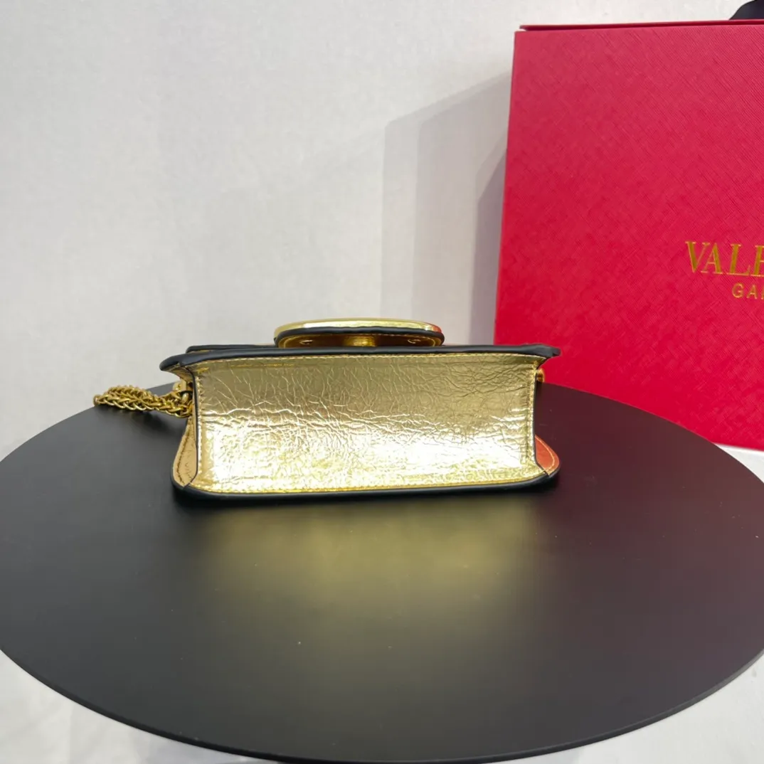 All categories Official website "Brand Women's Bags" Women's Bags 💙 Valentino 2022 Official New Valentino Crossbody Bag Wholesale 58001400 High Quality Size: 20-12-7CM