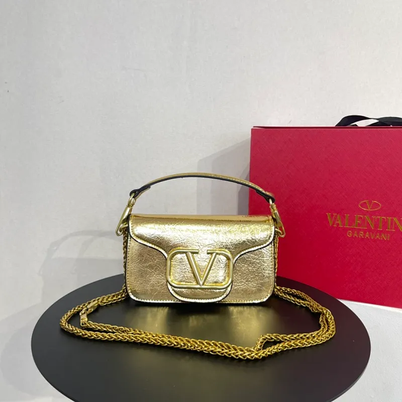 All categories Official website "Brand Women's Bags" Women's Bags 💙 Valentino 2022 Official New Valentino Crossbody Bag Wholesale 58001400 High Quality Size: 20-12-7CM