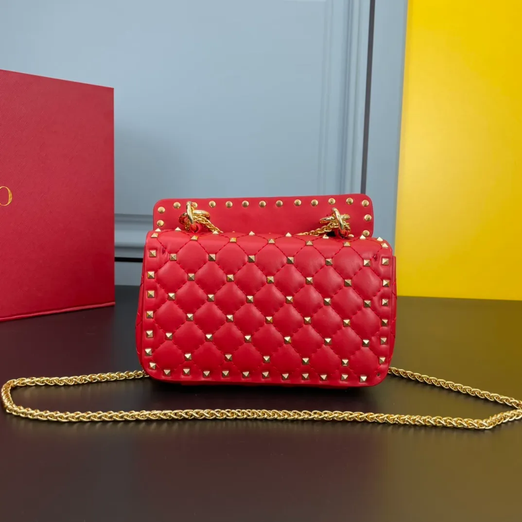 All categories Official website "Brand Women's Bags" Women's Bags 💙 Valentino 2022 Official New Valentino Sheepskin Crossbody Bag Wholesale 58002300 High Quality Size: 20-12-5CM