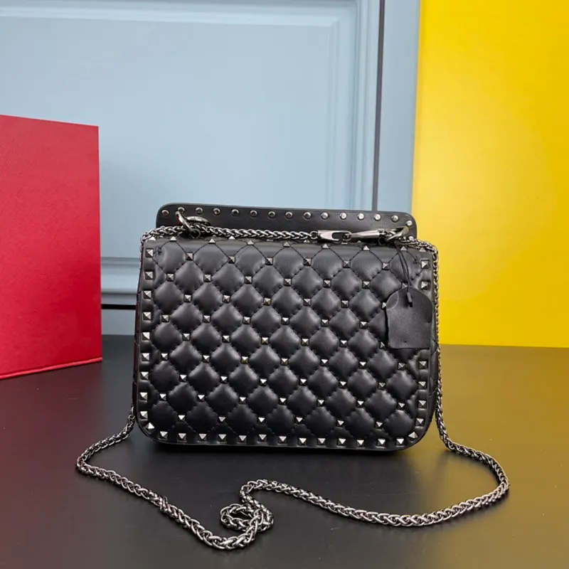 All categories Official website "Brand Women's Bags" Women's Bags 💙 Valentino 2022 Official New Valentino Sheepskin Crossbody Bag Wholesale 58002600 High Quality Size: 24-16-8CM
