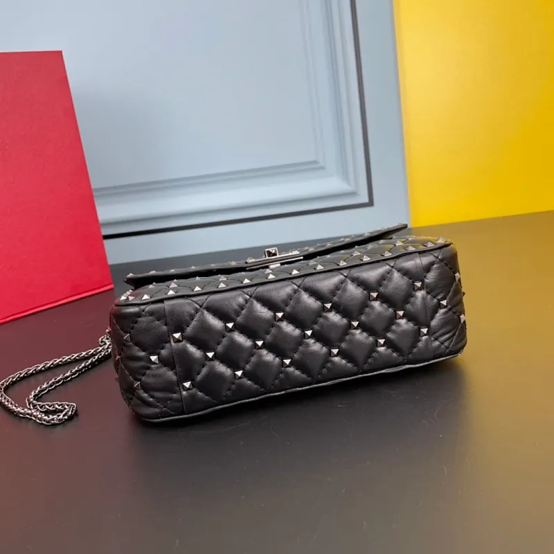 All categories Official website "Brand Women's Bags" Women's Bags 💙 Valentino 2022 Official New Valentino Sheepskin Crossbody Bag Wholesale 58002600 High Quality Size: 24-16-8CM