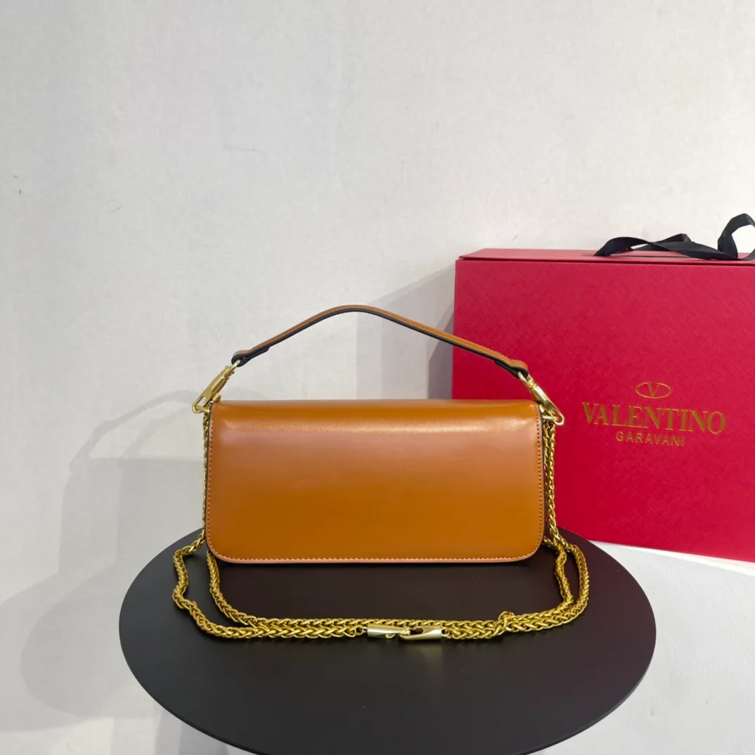 All categories Official website "Brand Women's Bags" Women's Bags 💙 Valentino 2022 Official New Valentino Crossbody Bag Wholesale 58001500 High Quality Size: 28-13-8CM