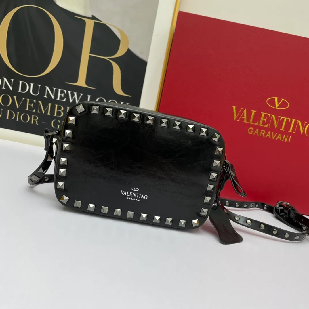 All categories Official website "Brand Women's Bags" Women's Bags 💙 Valentino 2022 Official New Valentino Crossbody Bag Wholesale 58002380 High Quality Size: 18-12-6CM
