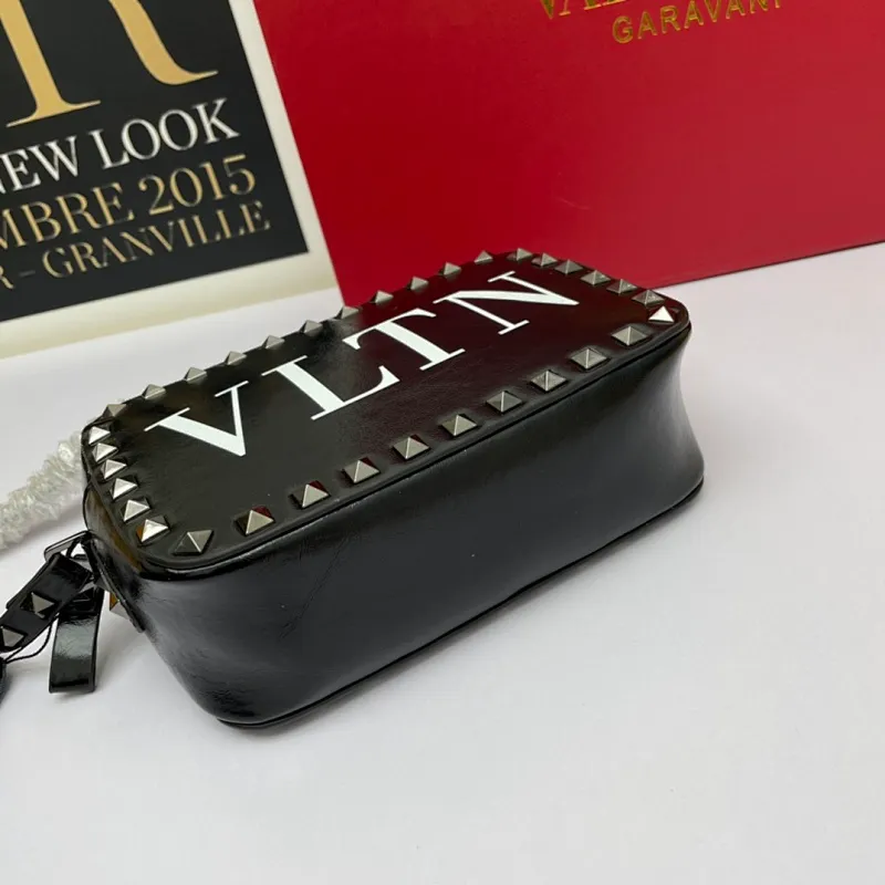 All categories Official website "Brand Women's Bags" Women's Bags 💙 Valentino 2022 Official New Valentino Crossbody Bag Wholesale 58002380 High Quality Size: 18-12-6CM