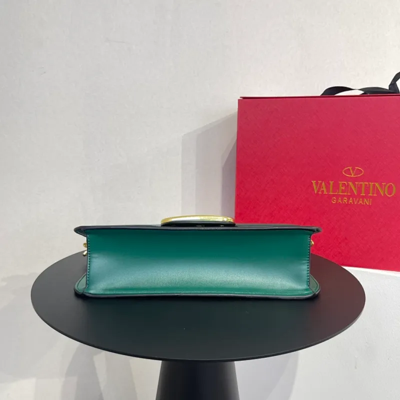 All categories Official website "Brand Women's Bags" Women's Bags 💙 Valentino 2022 Official New Valentino Crossbody Bag Wholesale 58001500 High Quality Size: 28-13-8CM