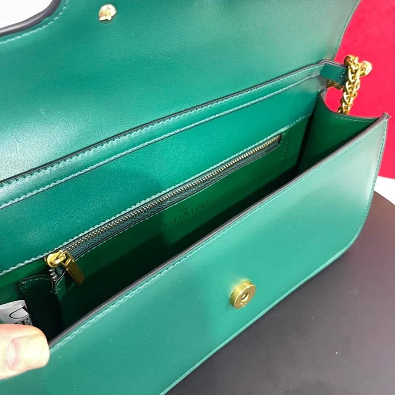 All categories Official website "Brand Women's Bags" Women's Bags 💙 Valentino 2022 Official New Valentino Crossbody Bag Wholesale 58001500 High Quality Size: 28-13-8CM