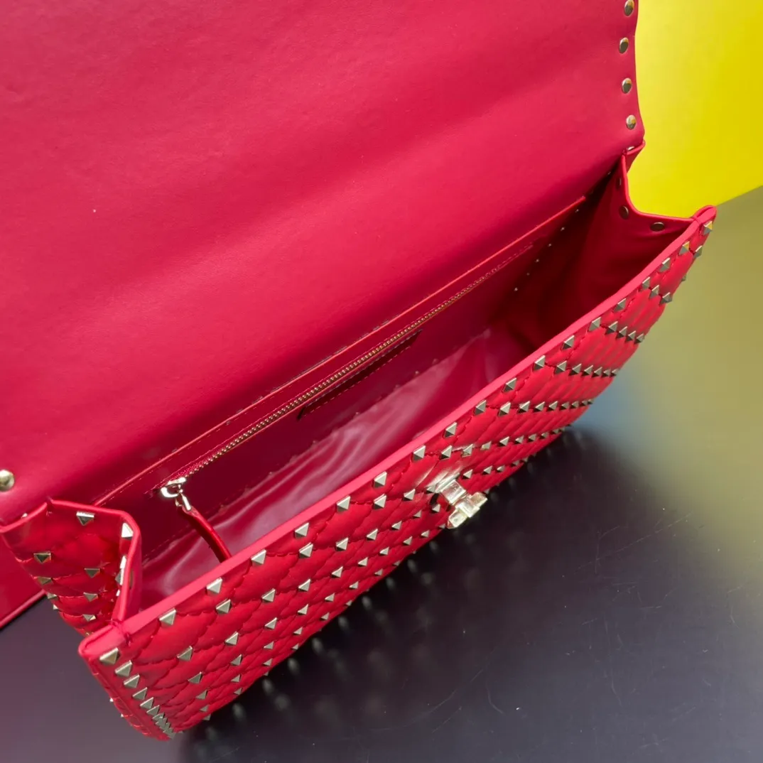 All categories Official website "Brand Women's Bags" Women's Bags 💙 Valentino 2022 Official New Valentino Soft Sheepskin Crossbody Bag Wholesale 58003100 High Quality Size: 30-8.5-20CM