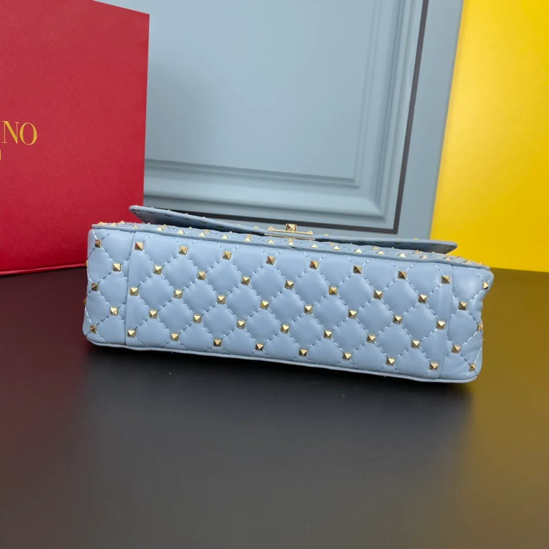 All categories Official website "Brand Women's Bags" Women's Bags 💙 Valentino 2022 Official New Valentino Soft Sheepskin Crossbody Bag Wholesale 58003100 High Quality Size: 30-8.5-20CM