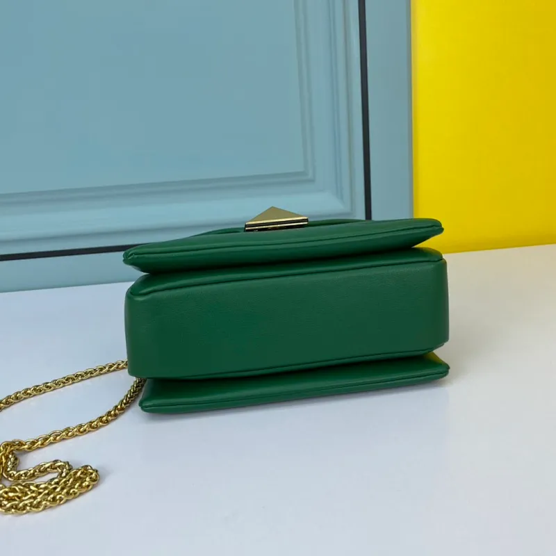All categories Official website "Brand Women's Bags" Women's Bags 💙 Valentino 2022 Official New Valentino Cowhide Crossbody Bag Wholesale 58002300 High Quality Size: 20-15-10CM