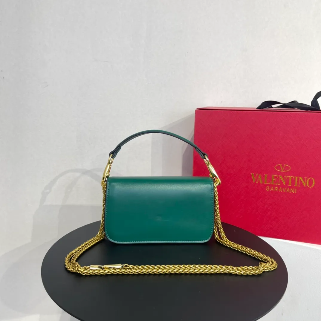 All categories Official website "Brand Women's Bags" Women's Bags 💙 Valentino 2022 Official New Valentino Crossbody Bag Wholesale 58001400 High Quality Size: 20-12-7CM