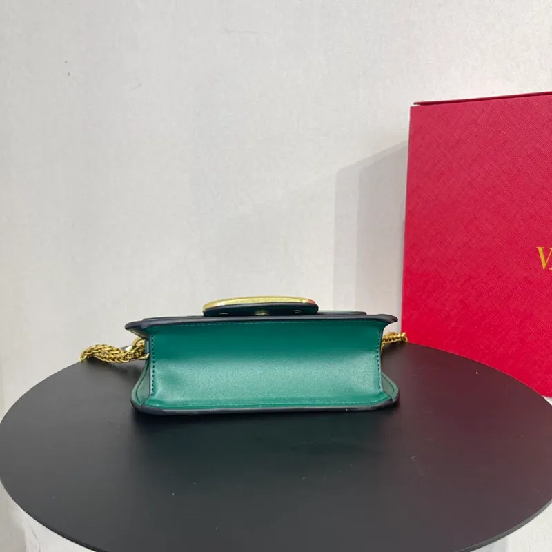 All categories Official website "Brand Women's Bags" Women's Bags 💙 Valentino 2022 Official New Valentino Crossbody Bag Wholesale 58001400 High Quality Size: 20-12-7CM