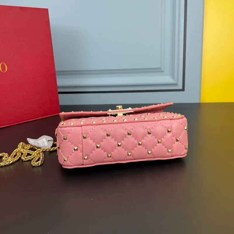 All categories Official website "Brand Women's Bags" Women's Bags 💙 Valentino 2022 Official New Valentino Sheepskin Crossbody Bag Wholesale 58002300 High Quality Size: 20-12-5CM