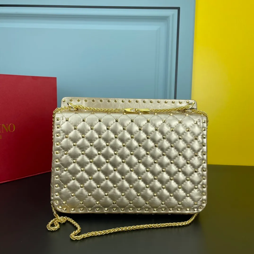 All categories Official website "Brand Women's Bags" Women's Bags 💙 Valentino 2022 Official New Valentino Soft Sheepskin Crossbody Bag Wholesale 58003100 High Quality Size: 30-8.5-20CM
