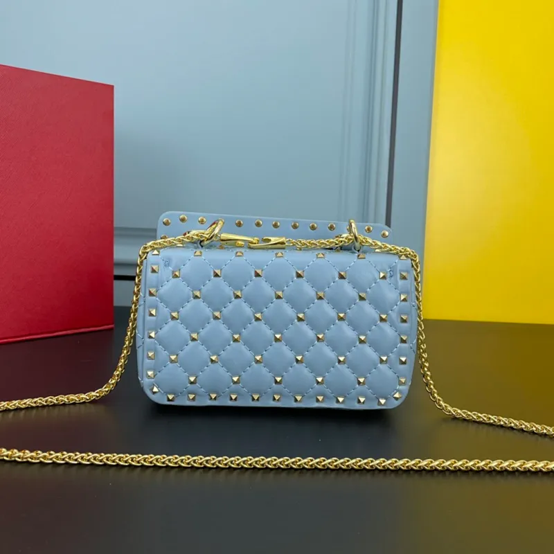 All categories Official website "Brand Women's Bags" Women's Bags 💙 Valentino 2022 Official New Valentino Sheepskin Crossbody Bag Wholesale 58002300 High Quality Size: 20-12-5CM