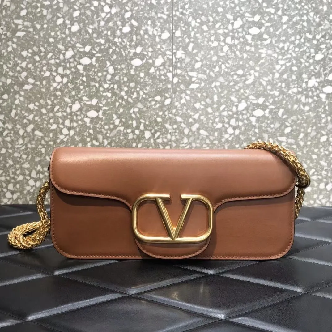 All Categories Official Website "Brand Women's Bags" Women's Bags 💙 Valentino 2022 Official New Valentino Crossbody Bag Wholesale 58001550 High Quality Size: 27-13-6 CM