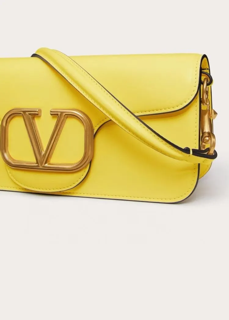 All Categories Official Website "Brand Women's Bags" Women's Bags 💙 Valentino 2022 Official New Valentino Crossbody Bag Wholesale 58001550 High Quality Size: 27-13-6 CM