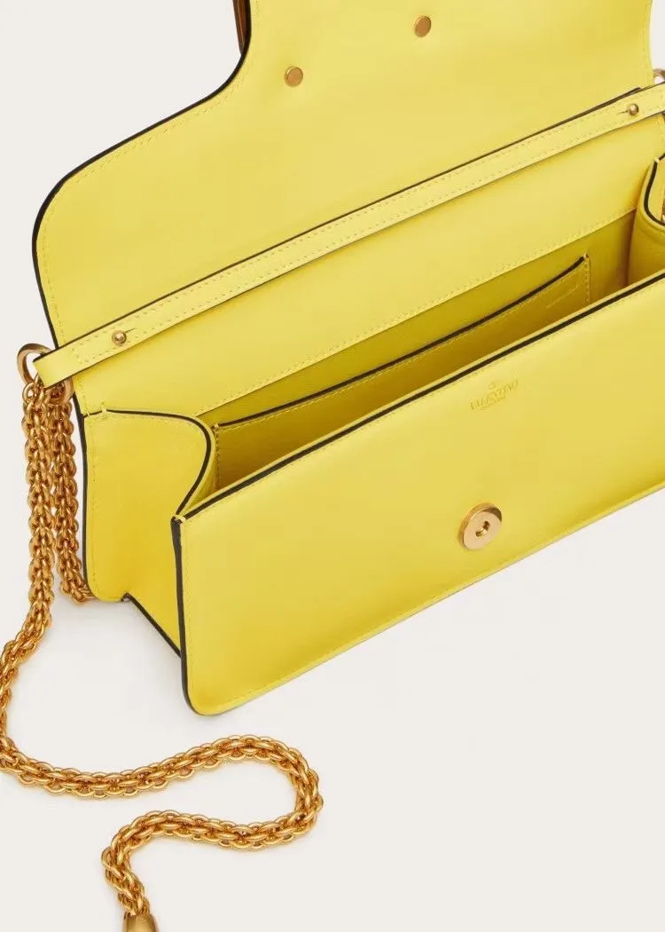 All Categories Official Website "Brand Women's Bags" Women's Bags 💙 Valentino 2022 Official New Valentino Crossbody Bag Wholesale 58001550 High Quality Size: 27-13-6 CM