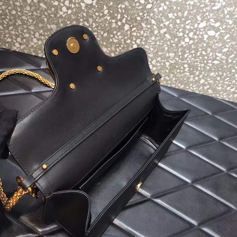 All Categories Official Website "Brand Women's Bags" Women's Bags 💙 Valentino 2022 Official New Valentino Crossbody Bag Wholesale 58001550 High Quality Size: 27-13-6 CM