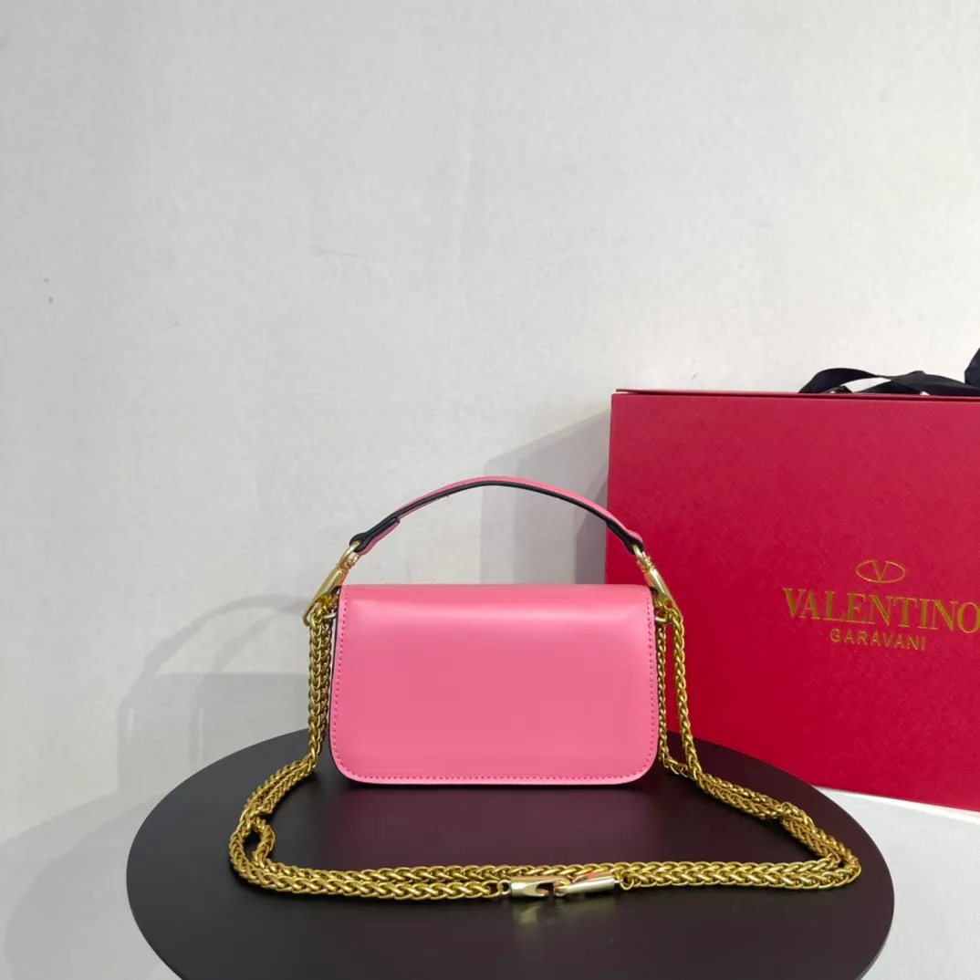 All categories Official website "Brand Women's Bags" Women's Bags 💙 Valentino 2022 Official New Valentino Crossbody Bag Wholesale 58001400 High Quality Size: 20-12-7CM