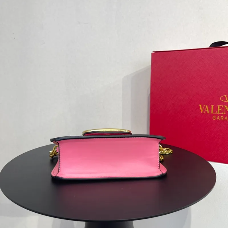 All categories Official website "Brand Women's Bags" Women's Bags 💙 Valentino 2022 Official New Valentino Crossbody Bag Wholesale 58001400 High Quality Size: 20-12-7CM
