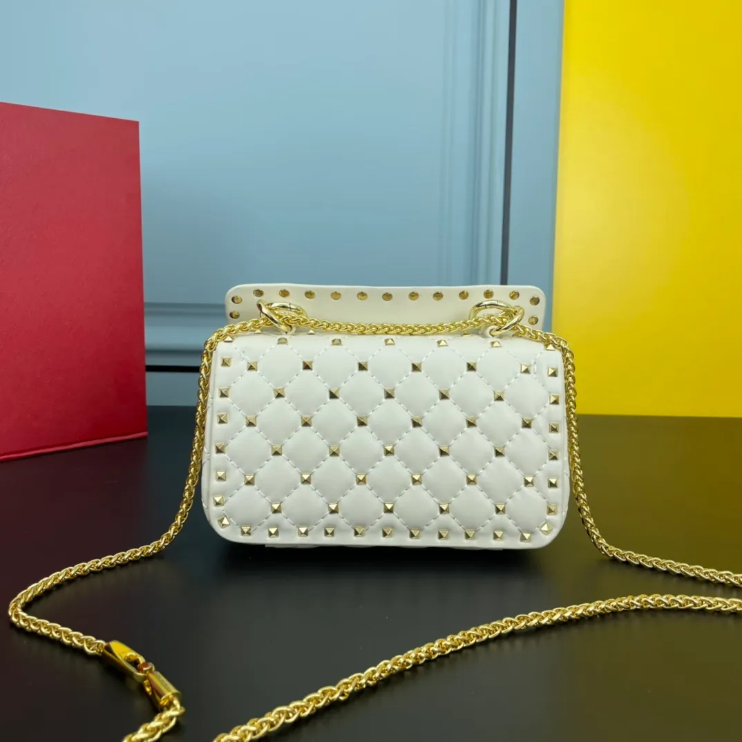 All categories Official website "Brand Women's Bags" Women's Bags 💙 Valentino 2022 Official New Valentino Sheepskin Crossbody Bag Wholesale 58002300 High Quality Size: 20-12-5CM