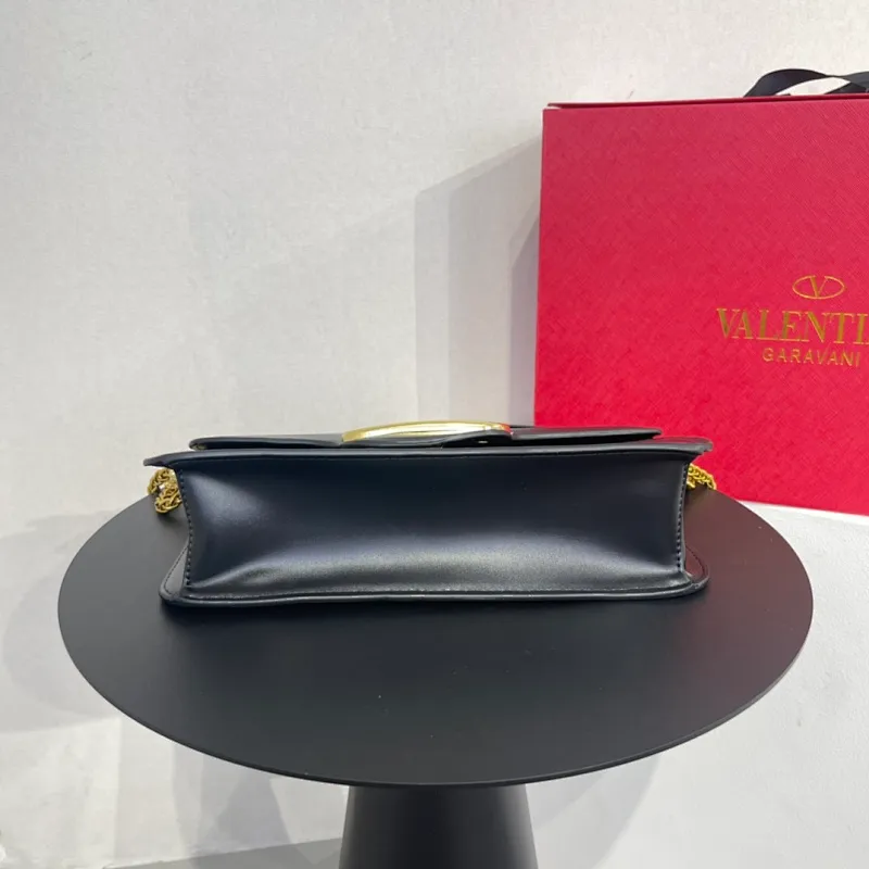 All categories Official website "Brand Women's Bags" Women's Bags 💙 Valentino 2022 Official New Valentino Crossbody Bag Wholesale 58001500 High Quality Size: 28-13-8CM